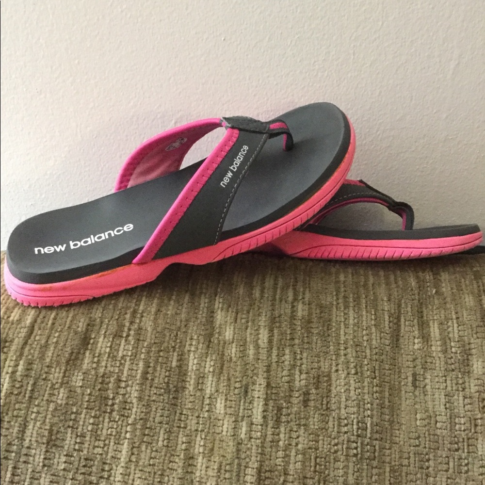 New Balance Girls (youth) Flip Flops